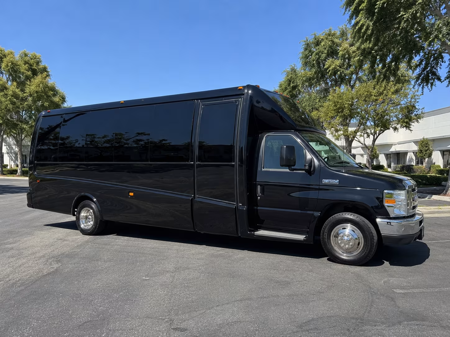 Glendale Winery Tour & Pub Crawl Transportation pickup coordination